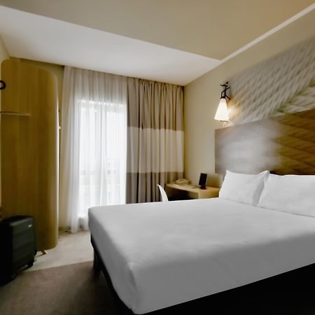 Ibis Aktobe Hotel Ngoại thất bức ảnh