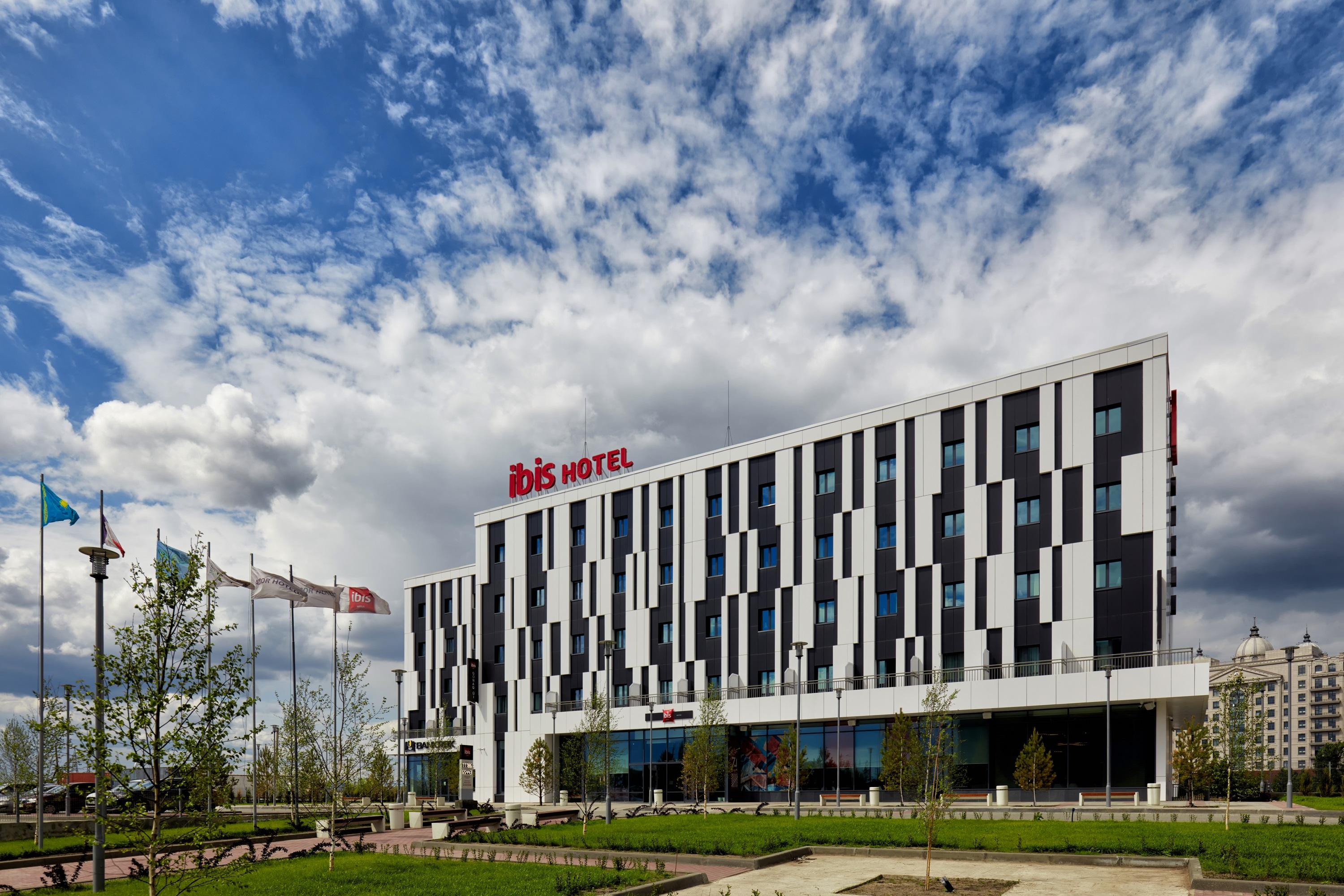 Ibis Aktobe Hotel Ngoại thất bức ảnh